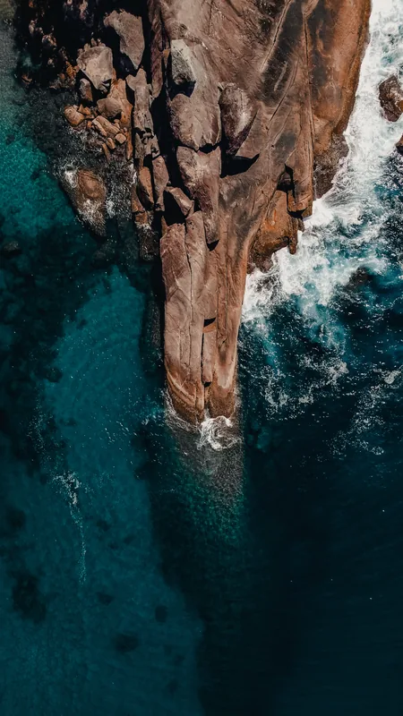 Costão rochoso de Caxadaço visto do alto